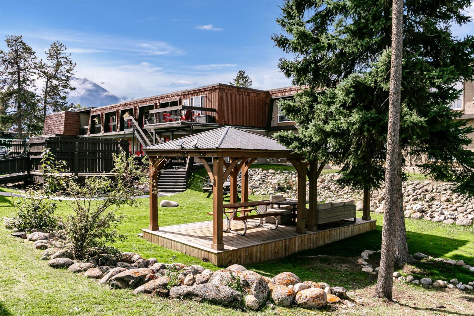 Tonquin Inn Jasper Eksteriør billede